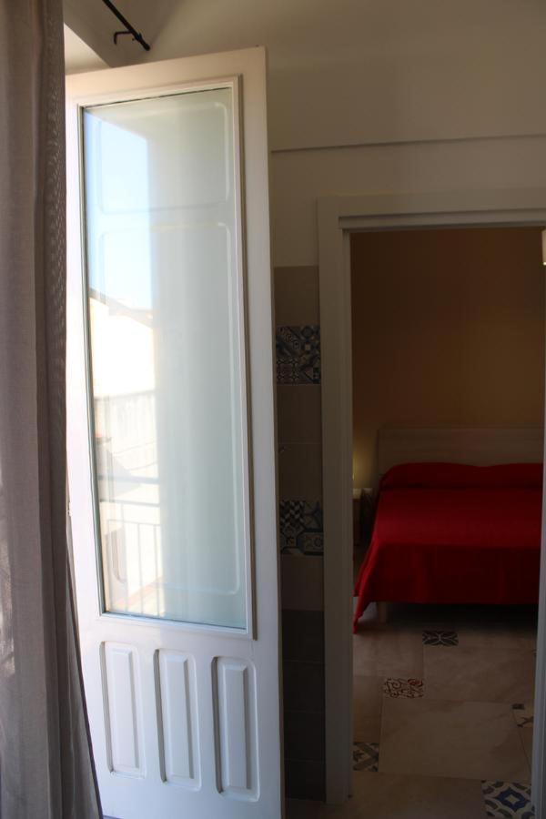 La Stanza Vicino Al Mare , Una Camera Da Letto E Bagno Con Balcone Vista Mare Apartamento Balestrate Exterior foto