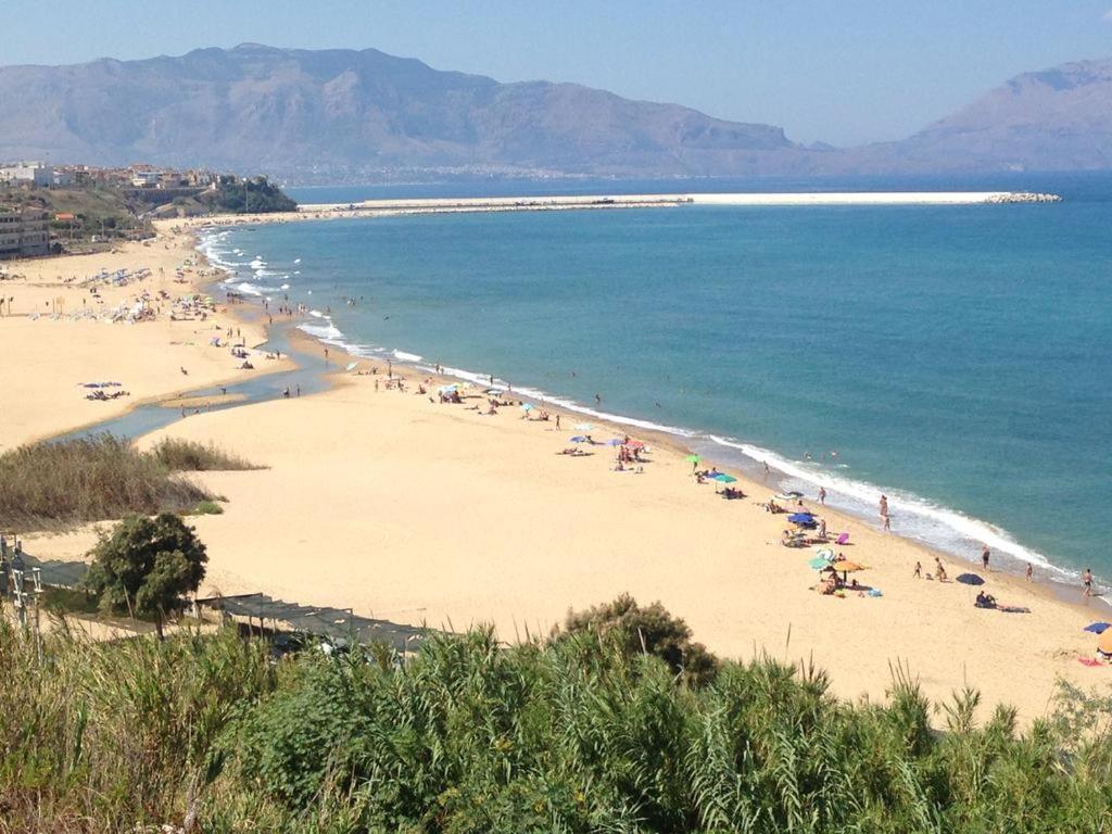 La Stanza Vicino Al Mare , Una Camera Da Letto E Bagno Con Balcone Vista Mare Apartamento Balestrate Exterior foto